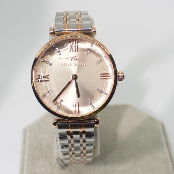 Quartz Watch in Rose Gold - Picture 9 of 16
